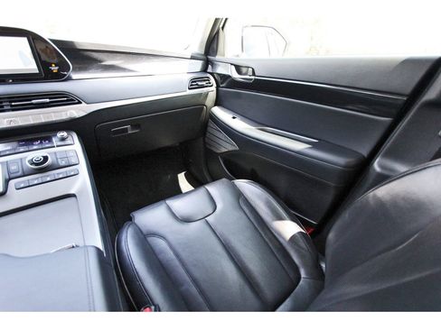 Used 2021 Hyundai Palisade Limited FWD image 12