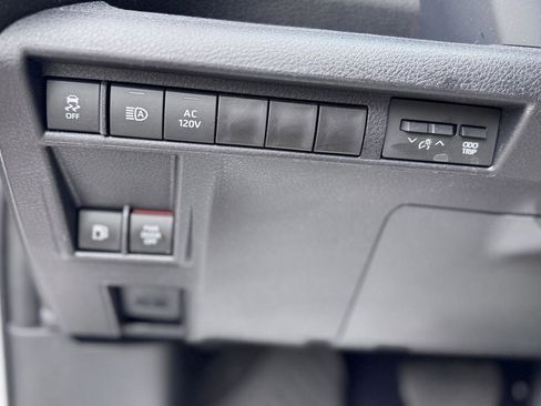 Used 2026 Toyota Sienna XLE Woodland Edition AWD/4WD image 19