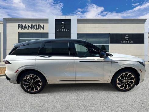 New 2026 Lincoln Nautilus Reserve AWD/4WD image 6