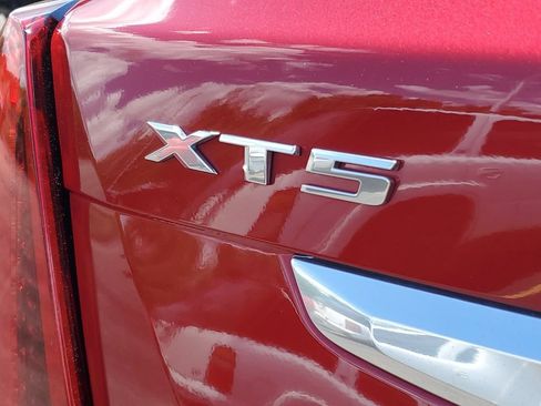 Used 2023 Cadillac XT5 Premium Luxury w/ LPO, Floor Liner Package AWD/4WD image 31