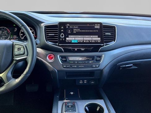 Used 2025 Honda Ridgeline Sport image 10