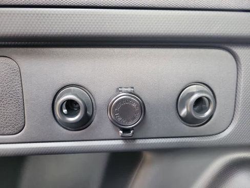 Certified 2025 Subaru Forester image 26