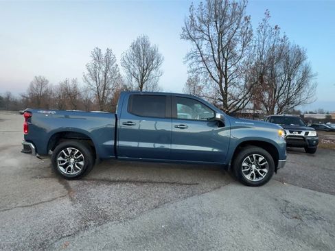 Used 2024 Chevrolet Silverado 1500 LT image 9