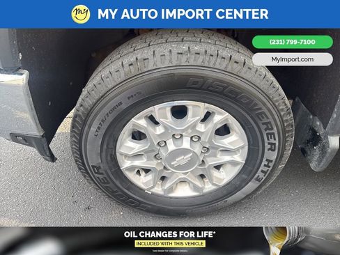 Used 2020 Chevrolet Silverado 3500 LT AWD/4WD image 9