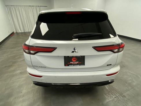 Used 2023 Mitsubishi Outlander SE Black Edition AWD/4WD image 5