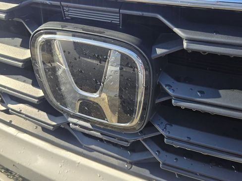 Used 2025 Honda Pilot EX-L image 11
