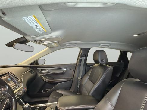 Used 2019 Chevrolet Impala LT FWD image 31