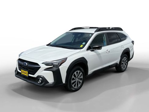 Used 2024 Subaru Outback Premium image 1
