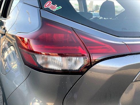 Used 2025 Nissan Kicks Play S image 28