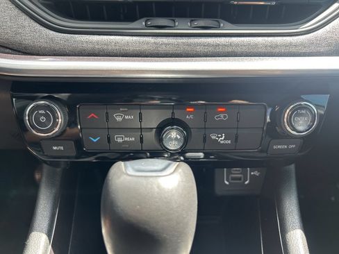 Used 2022 Jeep Compass Latitude AWD/4WD image 31