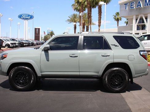 Used 2023 Toyota 4Runner TRD Off-Road Premium w/ Moonroof Package AWD/4WD image 4
