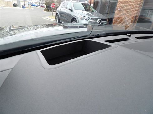 Used 2020 Land Rover Range Rover Velar R-Dynamic S image 36