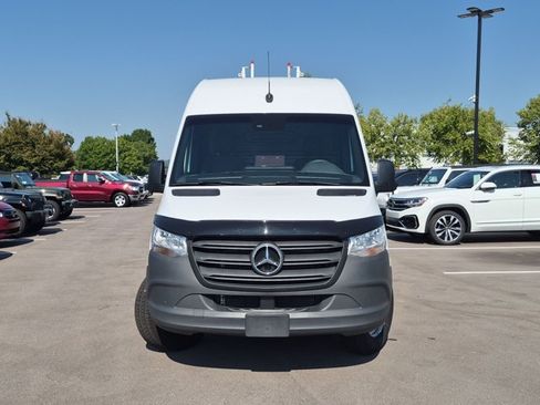 Used 2024 Mercedes-Benz Sprinter 2500 image 2