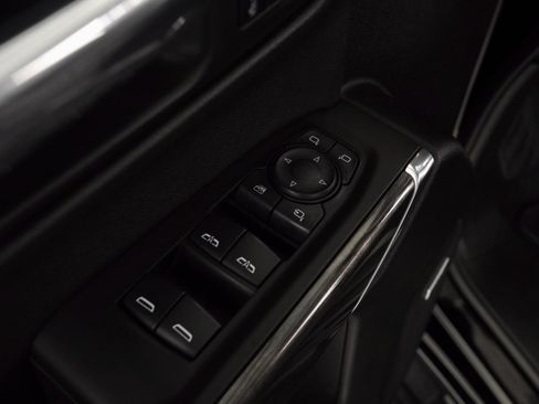 Used 2020 Chevrolet Silverado 1500 LTZ w/ LTZ Plus Package image 30