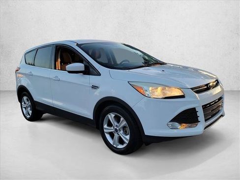 Used 2015 Ford Escape SE FWD image 3