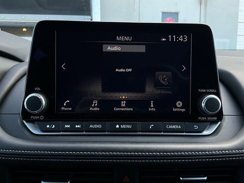 Used 2025 Nissan Rogue SV image 29