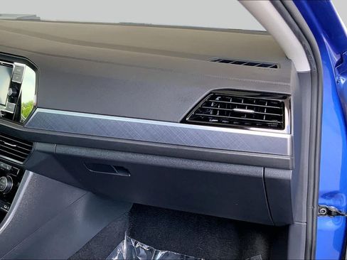 Used 2024 Volkswagen Jetta SE FWD image 19