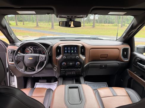 Used 2022 Chevrolet Silverado 2500 High Country w/ Safety Package II AWD/4WD image 20