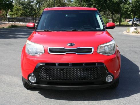 Used 2016 Kia Soul + FWD image 3