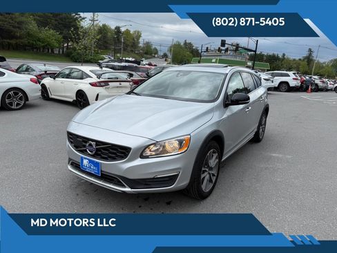 Used 2018 Volvo V60 T5 Cross Country w/ Convenience Package AWD/4WD image 1