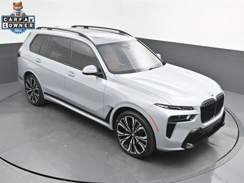 Used 2024 BMW X7 xDrive40i w/ Executive Package AWD/4WD image 42