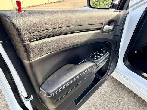 Used 2013 Chrysler 300 S RWD image 44