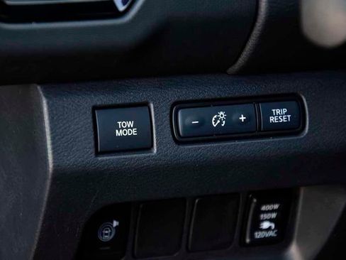 Used 2022 Nissan Frontier PRO-4X w/ Pro-4X Premium Package image 31