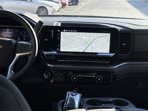 Used 2025 Chevrolet Silverado 1500 LT image 29