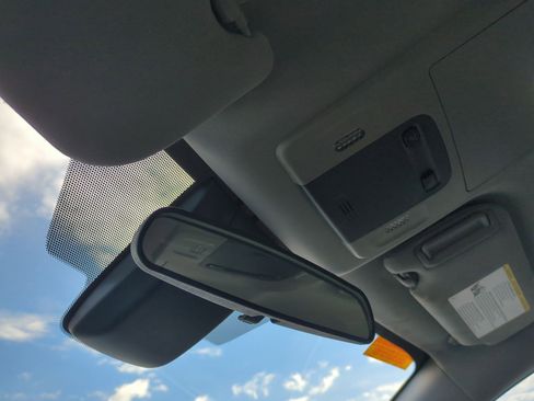 Used 2018 Toyota Camry LE image 26