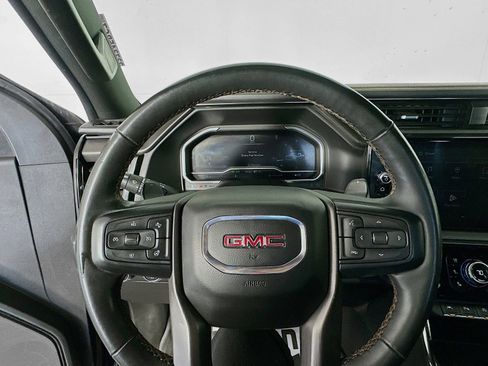 Used 2023 GMC Sierra 1500 AT4 w/ AT4 Preferred Package AWD/4WD image 11