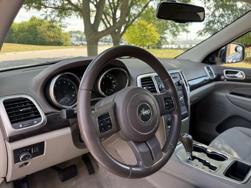 Used 2011 Jeep Grand Cherokee Laredo AWD/4WD image 10