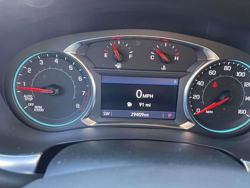 Used 2023 Chevrolet Traverse LT image 29