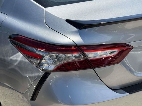 Used 2019 Toyota Camry XSE FWD image 7