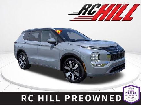Used 2025 Mitsubishi Outlander SEL FWD image 1