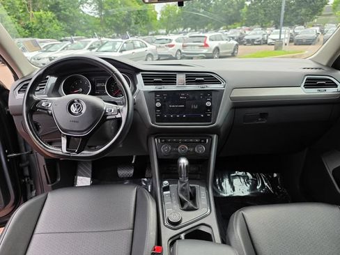 Used 2019 Volkswagen Tiguan SE w/ Panoramic Sunroof Package AWD/4WD image 12