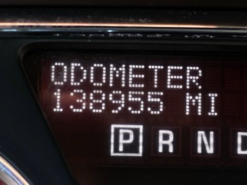 Used 2015 GMC Acadia SLT image 13