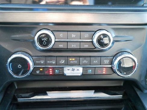 Used 2023 Ford F250 Lariat image 22