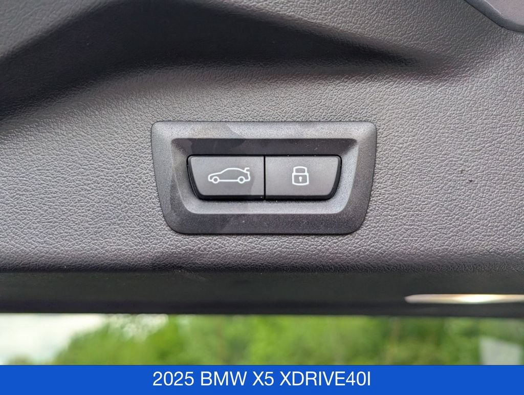 Used 2025 BMW X5 xDrive40i w/ Premium Package AWD/4WD image 30