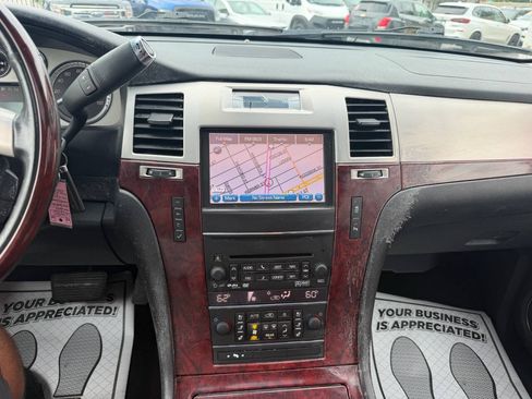 Used 2014 Cadillac Escalade ESV Luxury AWD/4WD image 13