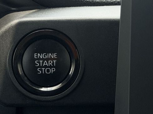 Used 2024 Toyota Tacoma SR5 AWD/4WD image 22