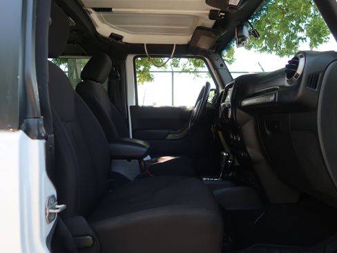 Used 2015 Jeep Wrangler Sport w/ Quick Order Package 24S AWD/4WD image 27