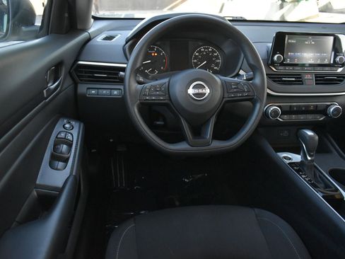 Used 2024 Nissan Altima 2.5 S image 16