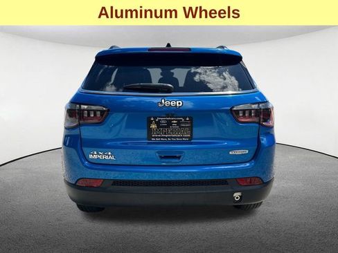 Used 2024 Jeep Compass Latitude AWD/4WD image 11