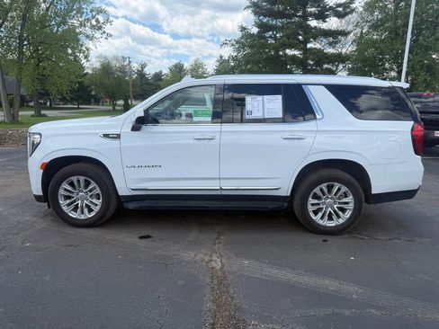 Used 2024 GMC Yukon SLT AWD/4WD image 9