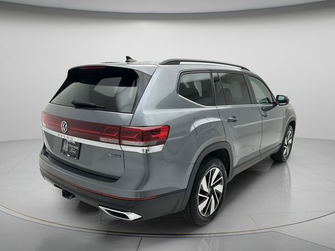 Used 2025 Volkswagen Atlas SE AWD/4WD image 3
