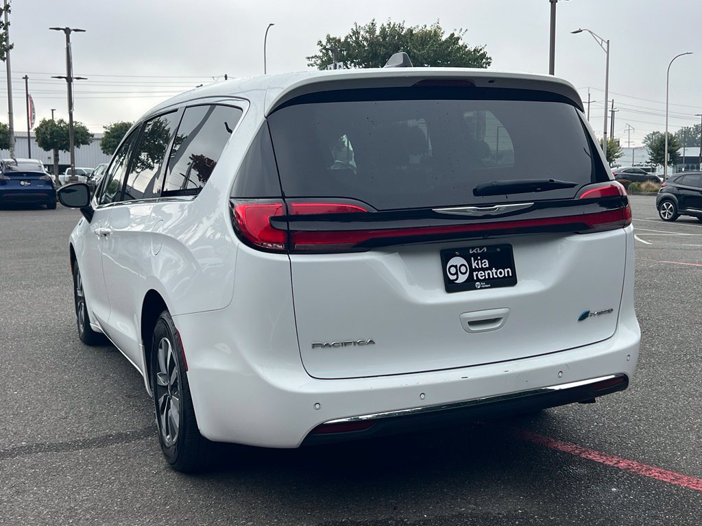 Used 2024 Chrysler Pacifica Limited FWD image 9