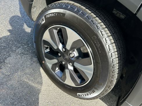 Used 2023 Jeep Grand Cherokee 4WD 4xe image 16