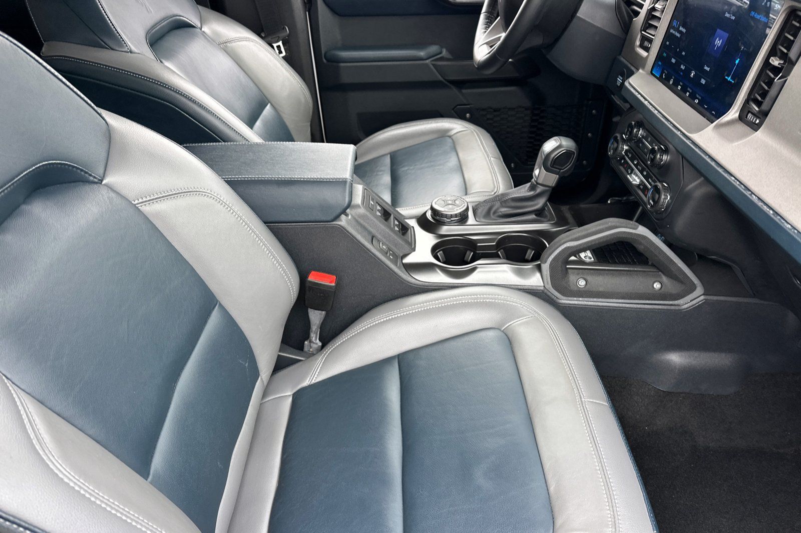 Used 2024 Ford Bronco Outer Banks AWD/4WD image 15