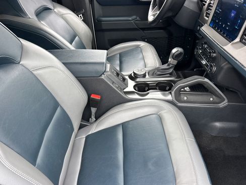 Used 2024 Ford Bronco Outer Banks AWD/4WD image 15