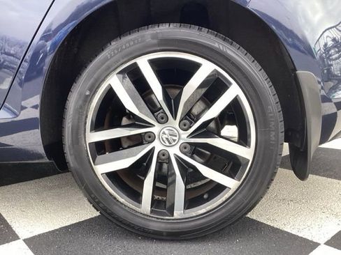 Used 2016 Volkswagen Golf SE w/ Lighting Package image 9